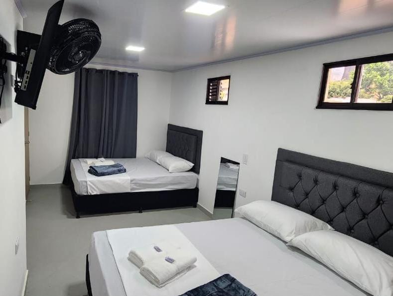 Apartahotel Calasanz Home Medellin Bagian luar foto
