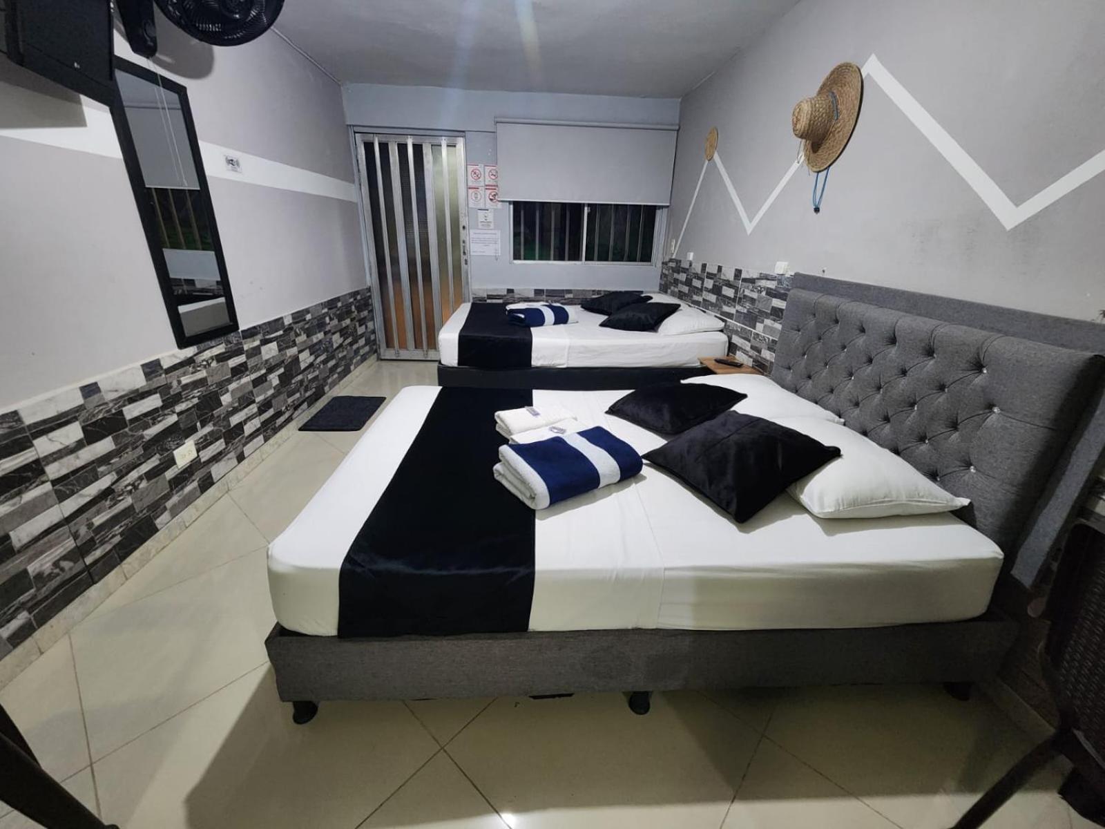 Apartahotel Calasanz Home Medellin Bagian luar foto