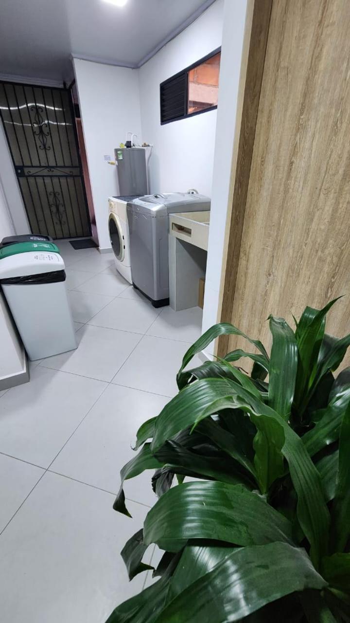 Apartahotel Calasanz Home Medellin Bagian luar foto