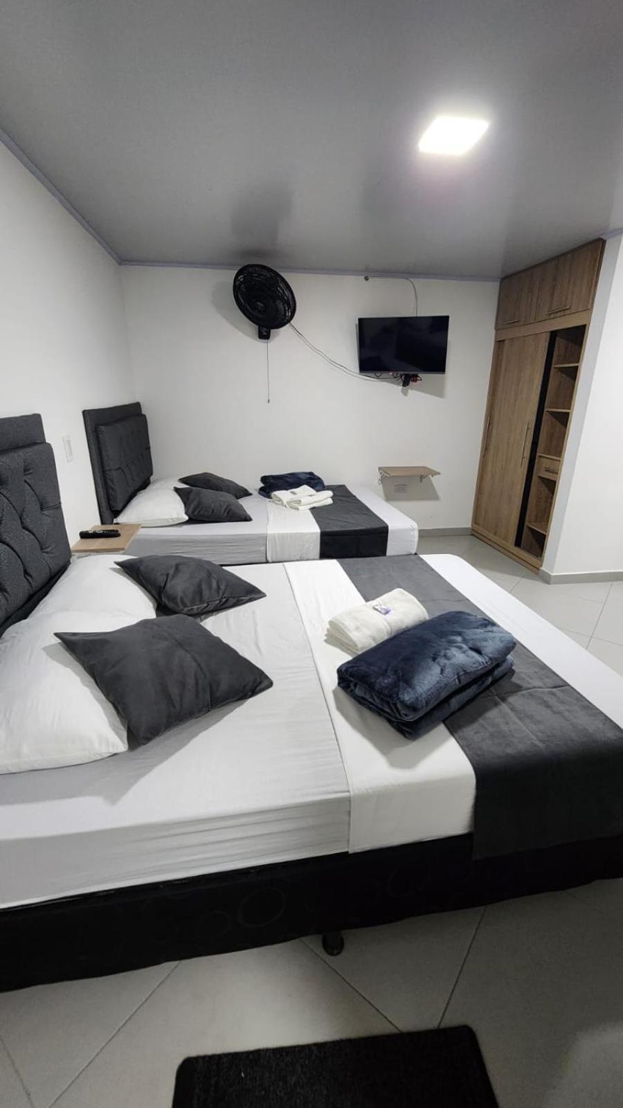 Apartahotel Calasanz Home Medellin Bagian luar foto