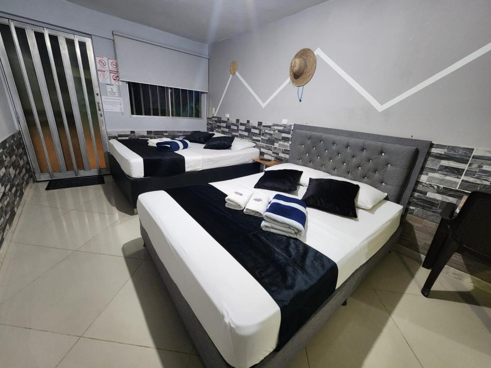 Apartahotel Calasanz Home Medellin Bagian luar foto