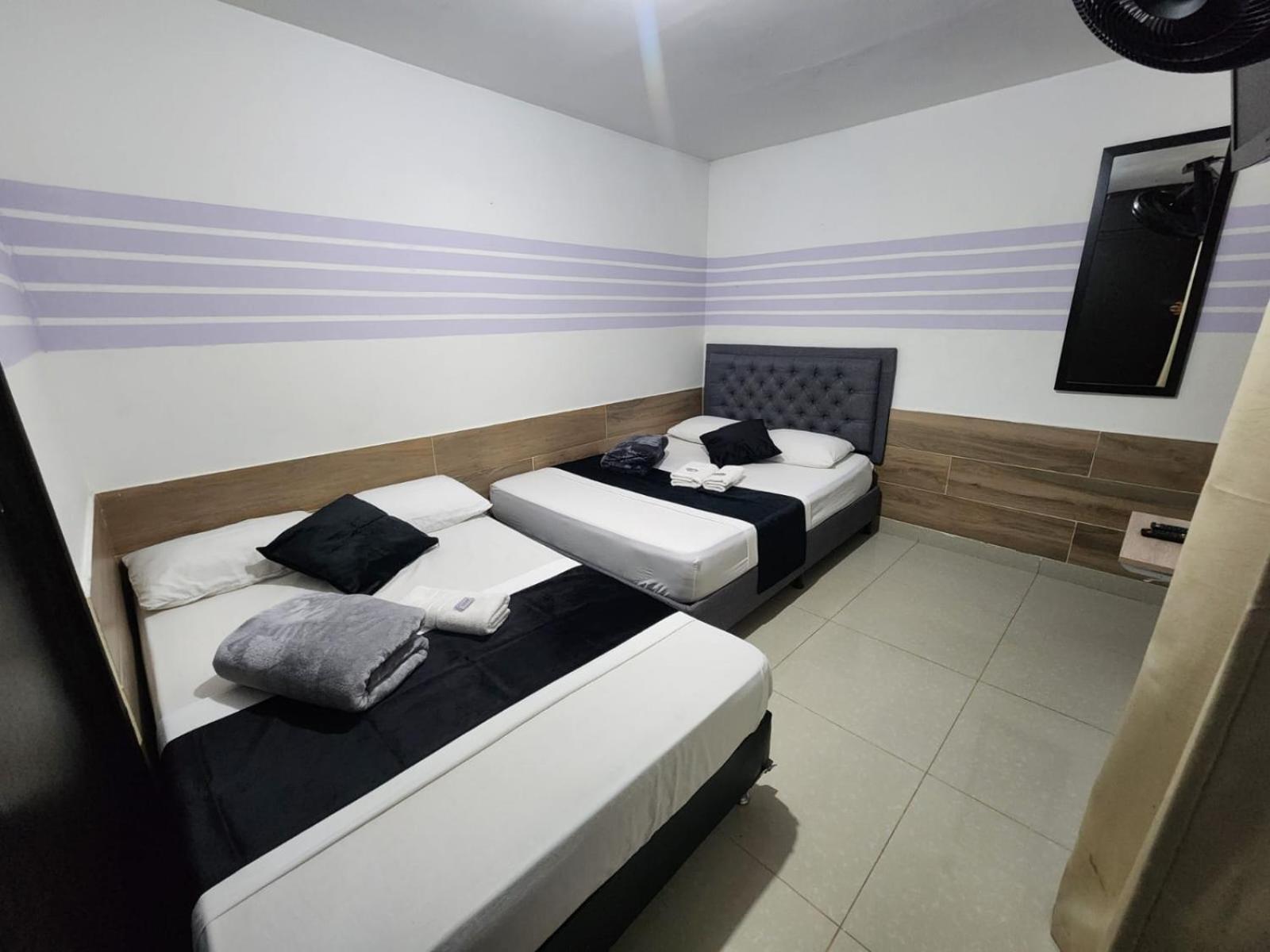 Apartahotel Calasanz Home Medellin Bagian luar foto