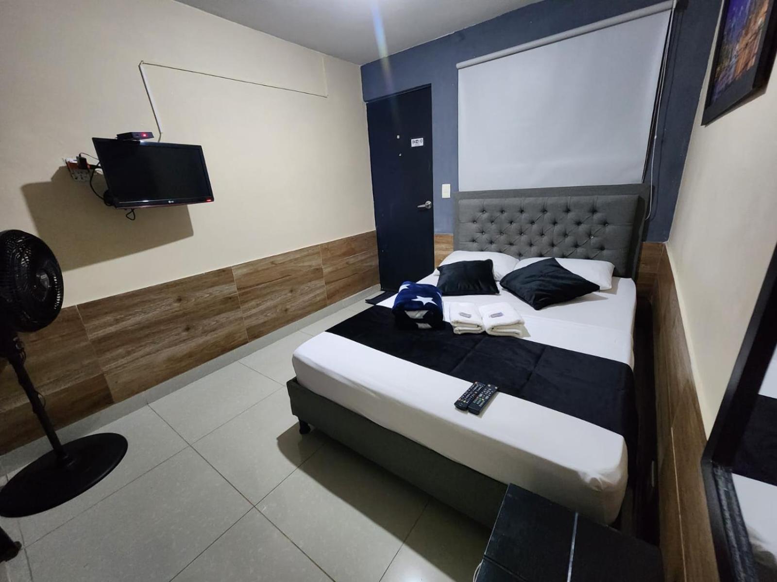 Apartahotel Calasanz Home Medellin Bagian luar foto