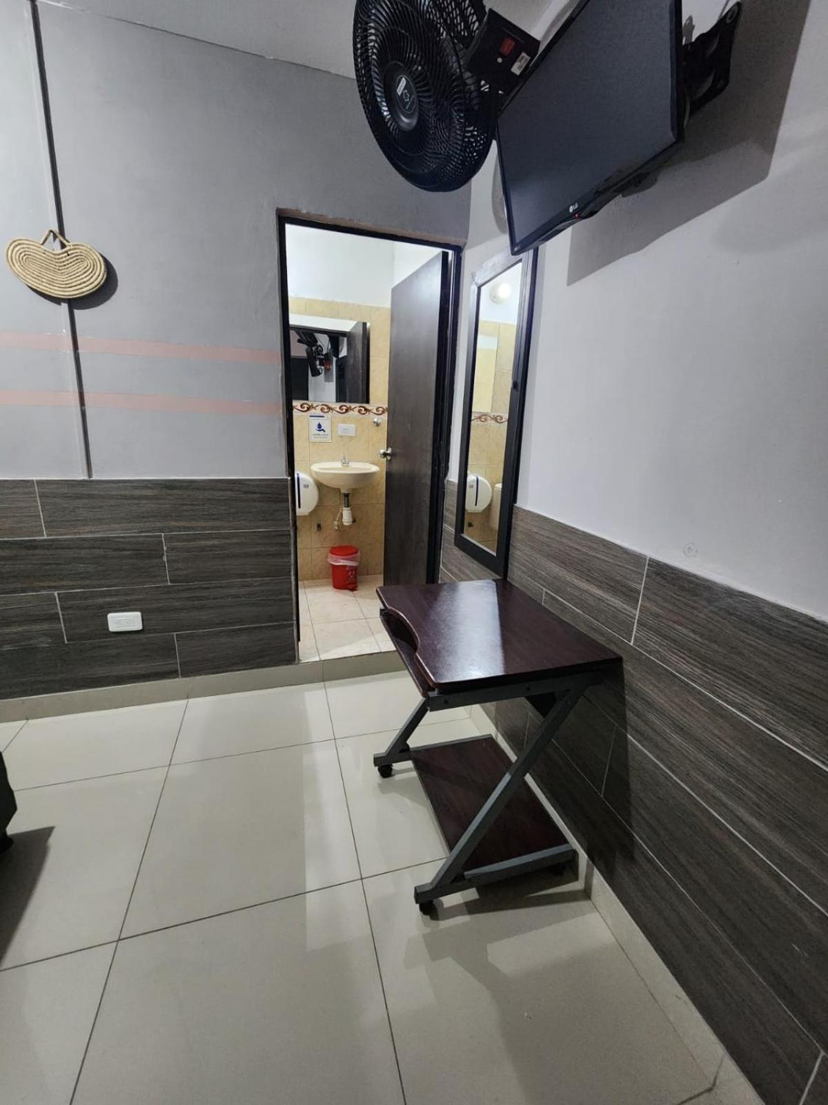 Apartahotel Calasanz Home Medellin Bagian luar foto