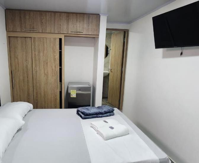 Apartahotel Calasanz Home Medellin Bagian luar foto