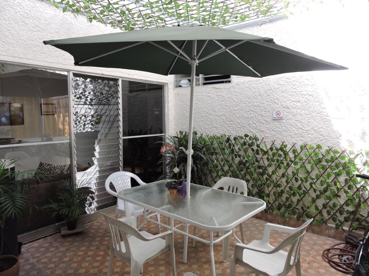 Apartahotel Calasanz Home Medellin Bagian luar foto