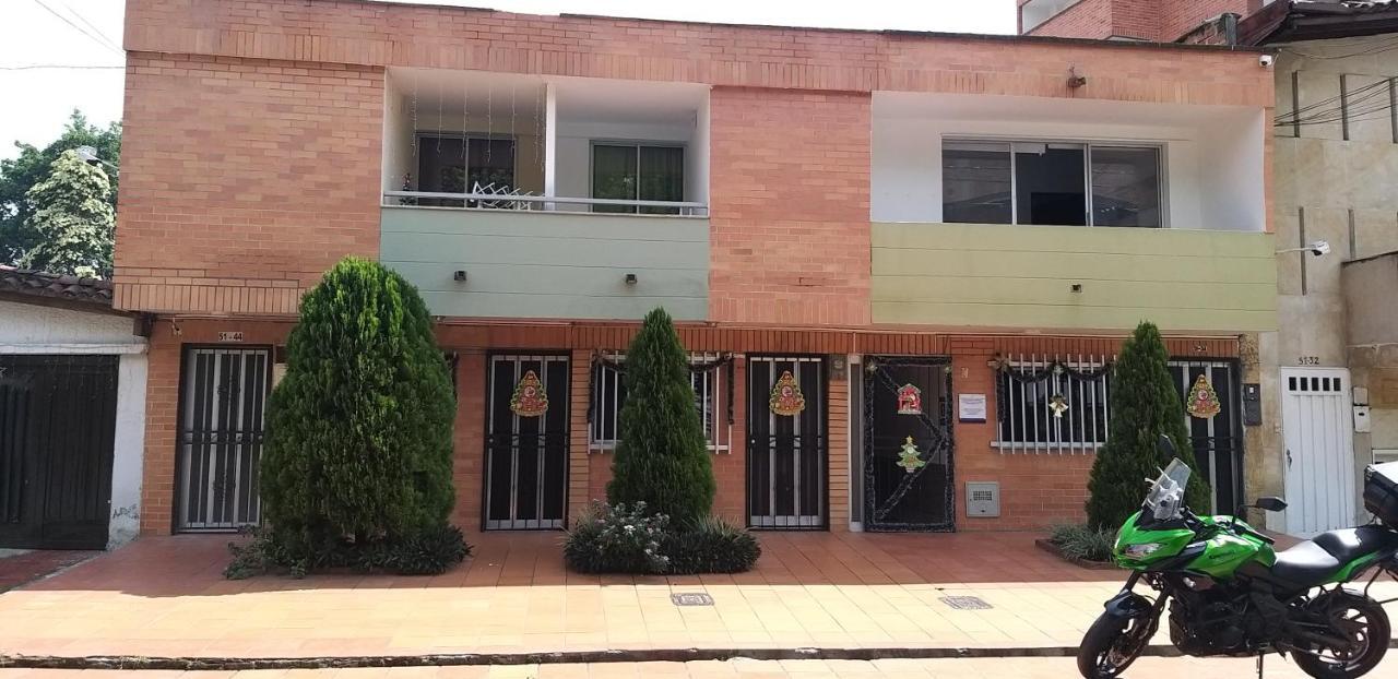 Apartahotel Calasanz Home Medellin Bagian luar foto