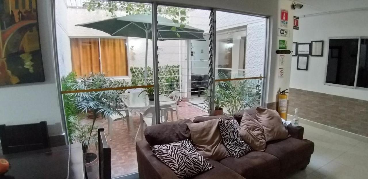 Apartahotel Calasanz Home Medellin Bagian luar foto